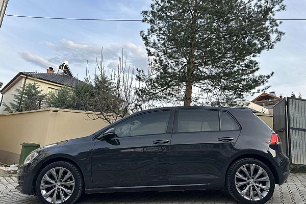 Volkswagen Golf VII (5 door)2