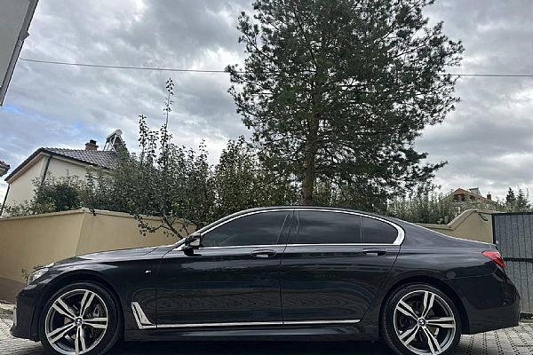 BMW 730 X DRIVE 2